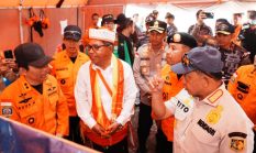 Tinjau Lokasi Terparah, Mendagri Minta Pemda Percepat Pendataan Dampak Gempa